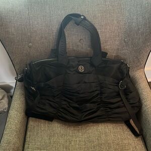 Lululemon Weekend Duffel Bag EUC